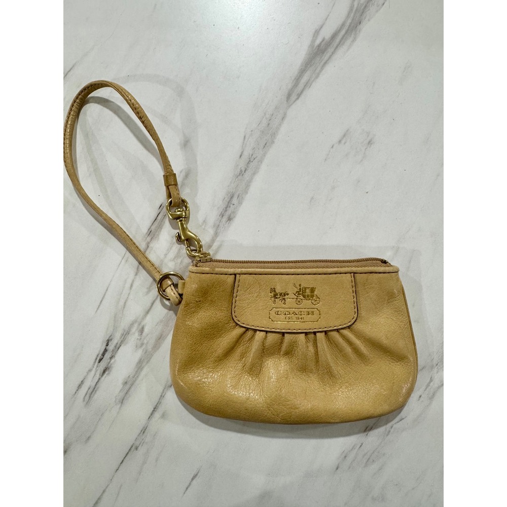 Coach Madison Horse & Carriage Pleated Leather Wristlet Tan Beige Y2K